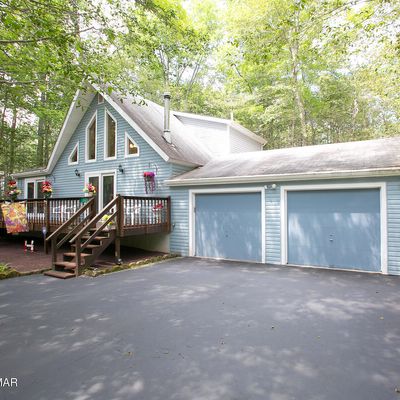 7127 Winnebago Dr, Pocono Lake, PA 18347