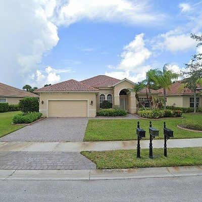 7910 Founders Cir, Naples, FL 34104