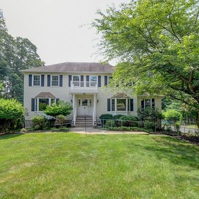 8 Joann Ct, Randolph, NJ 07869