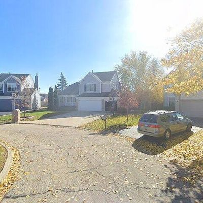 8 Monarch Ct, Lake In The Hills, IL 60156