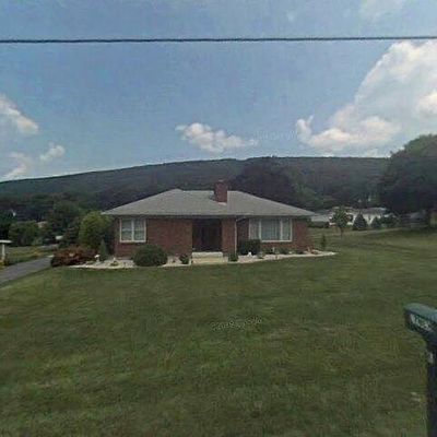 8 Walker Rd, Cumberland, MD 21502