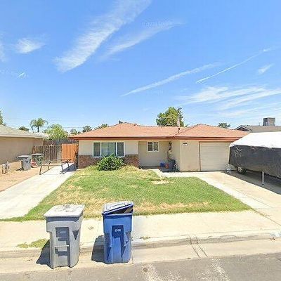 81 W San Gabriel Ave, Clovis, CA 93612