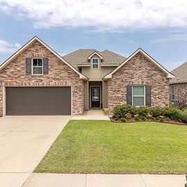 206 MOSS BLUFF DR