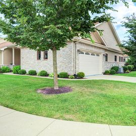 9347 BLUE STEM CIR