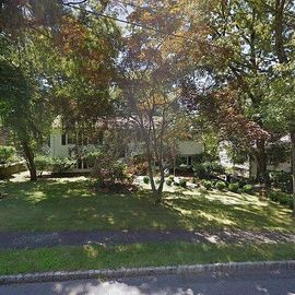 82 PALMER DR