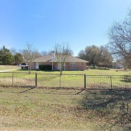 1907 LIVE OAK CIR