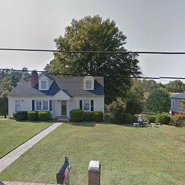 469 WOODLAWN DR