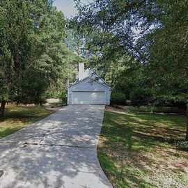 109 SHADOWOOD DR