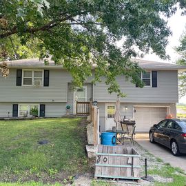 408 SELLERS PL