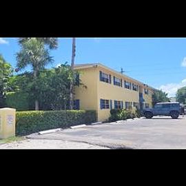 4290 GULFSTREAM DR #10