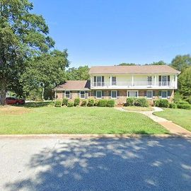 301 DOVE TREE RD