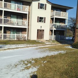 273 GREGORY ST #8