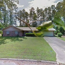 310 LIVE OAK DR