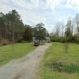 395 LOG CABIN RD