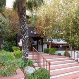 5229 BALBOA BLVD #24