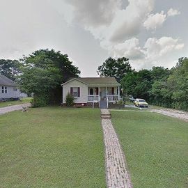 109 N COUNTRY LANE DR