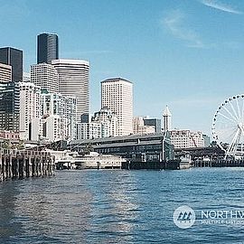 2000 ALASKAN WAY #243