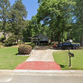 316 LIVE OAK LN