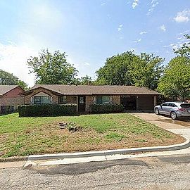 5924 BOWLING DR