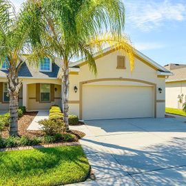 2138 PARROT FISH DR