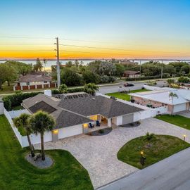 572 SPINDLE PALM DR