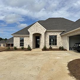 303 Chapel Crest Cove