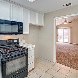 9144 LAGUNA CENTER CIR