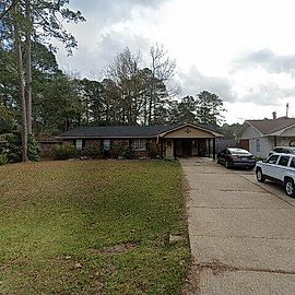 6736 Longleaf Trce